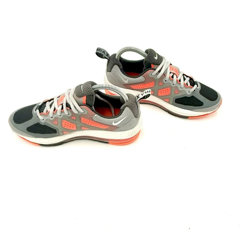 Nike Air‎ Max Genome Youth Size 5 Gray Orange Shoes CZ4652-004 great condition